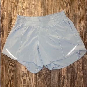 RARE blue cast high rise lululemon hottie hot shorts 4” inseam size 4